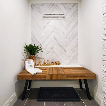 Renovated Guest Suite Near The Lake & High Park In Toronto! Exterior photo