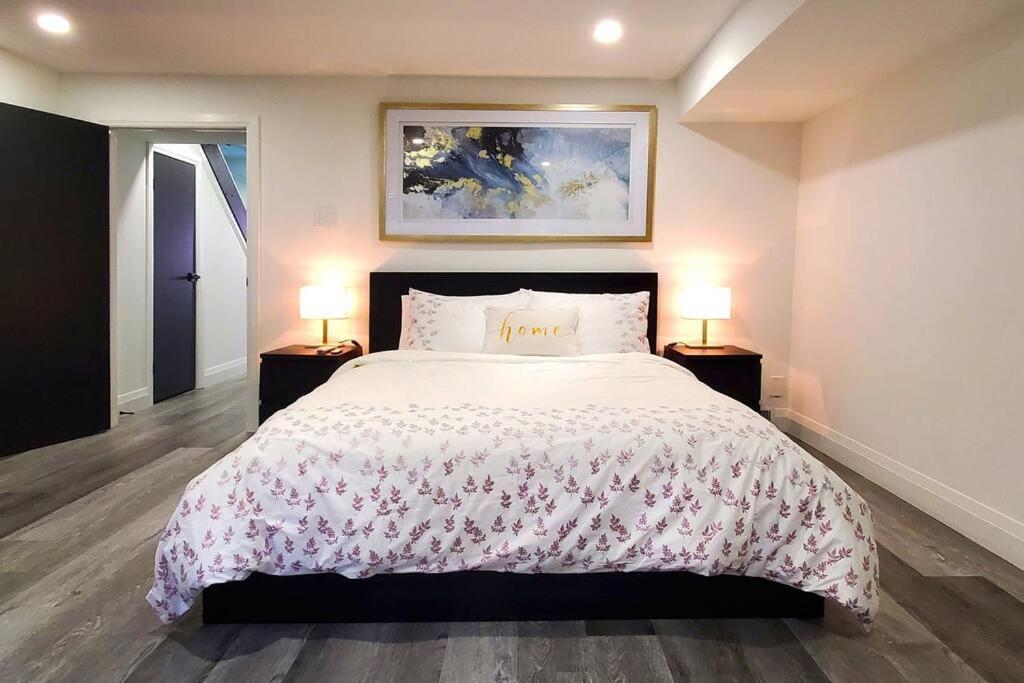 Renovated Guest Suite Near The Lake & High Park In Toronto! Exterior photo