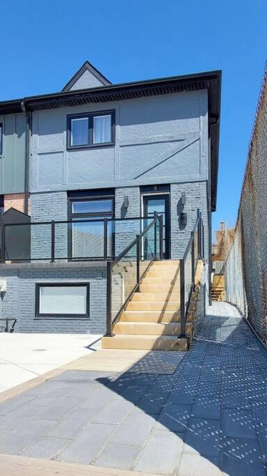 Renovated Guest Suite Near The Lake & High Park In Toronto! Exterior photo