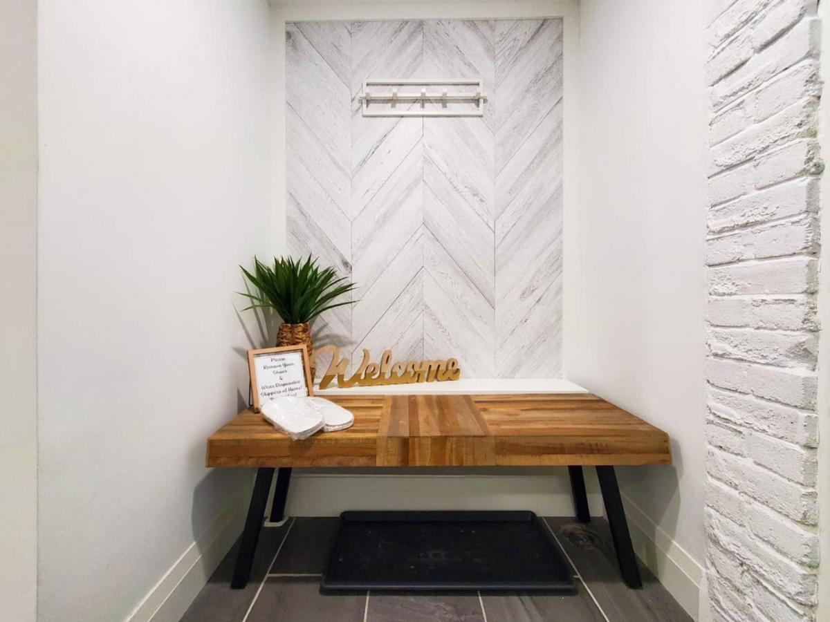 Renovated Guest Suite Near The Lake & High Park In Toronto! Exterior photo